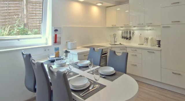 Апартаменты Iris 8 - Ruhige Souterrain-Wohnung in der Friesenstraße