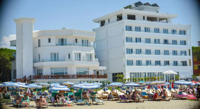 Двухместный номер Standard с балконом Hotel Elesio