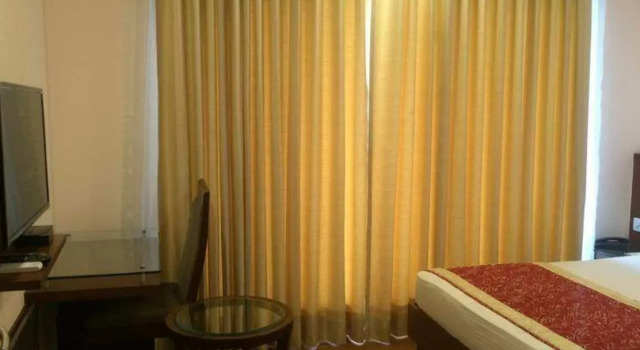 Hotel Shhaurya, Забронировать Отель Отели Нью-Дели с завтраком, Завтраки