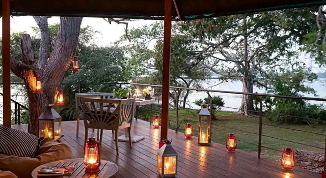 Люкс с видом на озеро Flameback Eco Lodge