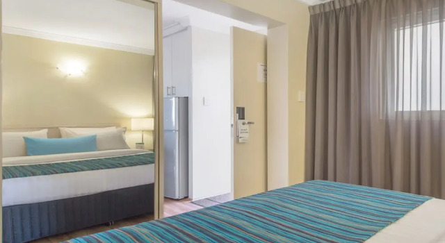 Люкс с балконом и с видом на реку The Peninsula Riverside Serviced Apartments