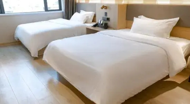 Elong Me Anlai Hotel (Maoming Xinyi Donghuicheng), Boek Hotel Hotels in Guangdong met parkeren, Parkeren
