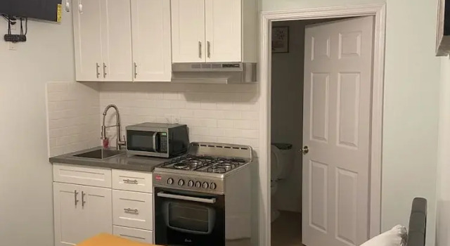Студия LA Royal Viking Apartments