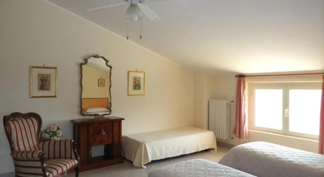 Casa Adriana, Book Hotel Hotels in Penne with Parking, Parking
