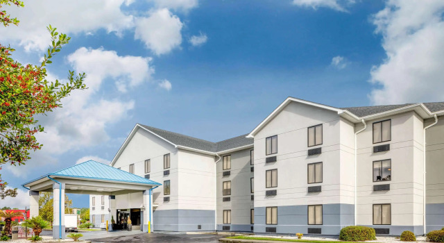 Travelodge Suites Savannah Pooler, Book Hotel Hoteller i Pooler med pool, Swimmingpool