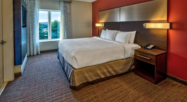 Двухместный люкс c 1 комнатой с видом на горы Residence Inn by Marriott Blacksburg-University