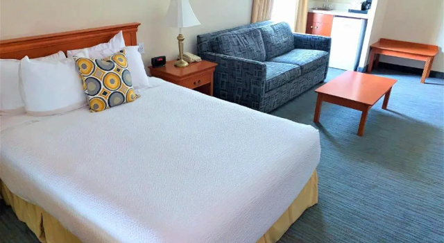 Двухместный люкс Days Inn by Wyndham Niagara Falls Centre St By the Falls