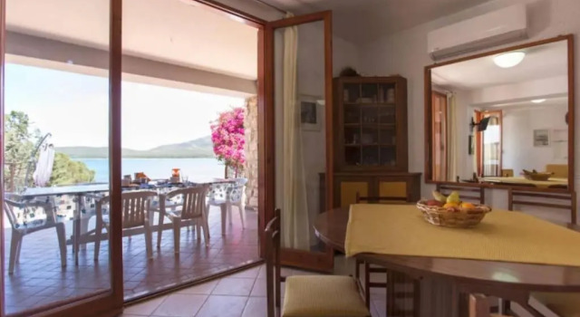 Villa Flavia direttamente sul mare con terrazza incantevole per 6 persone, Брондау Вилла Альгеро Sardinia North