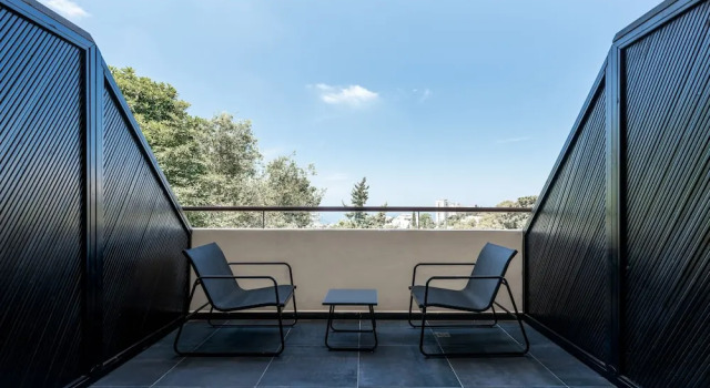 Habitación doble Estándar con balcón y con vista al jardín Domus Carmel Hotel