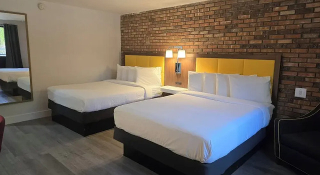 Четырёхместный люкс Penn Lodge Hotel & Suites Philadelphia - Bensalem