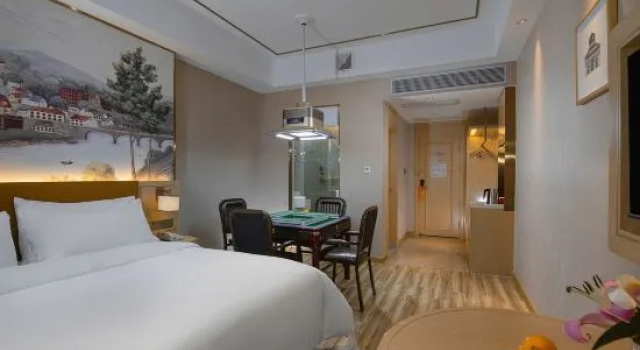 Люкс Vienna Hotel (Hezhou Xindu)
