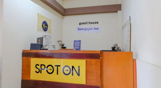 SPOT ON 1710 Sawojajar Inn