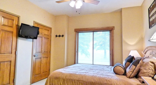 Lift Tickets Ground Floor Pool, Hot Tubs, Near Mtn, Fireplace Shuttle