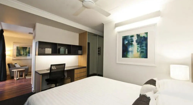 Студия Executive St Catherines on Park