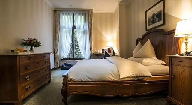 Номер Standard с видом на окрестности Grandhotel Giessbach