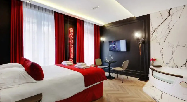 Luxurious Suite With AC Le Marais Beaubourg, Забронировать Отель Париж Иль-де-Франс, рядом с Станция метро Rambuteau