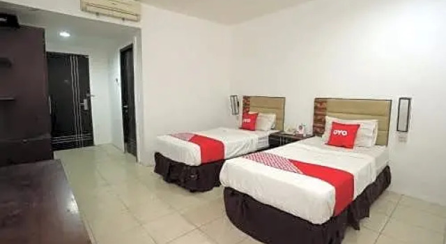 OYO 1724 Hotel Sembilan Sembilan, Book Hotel Banjarmasin 