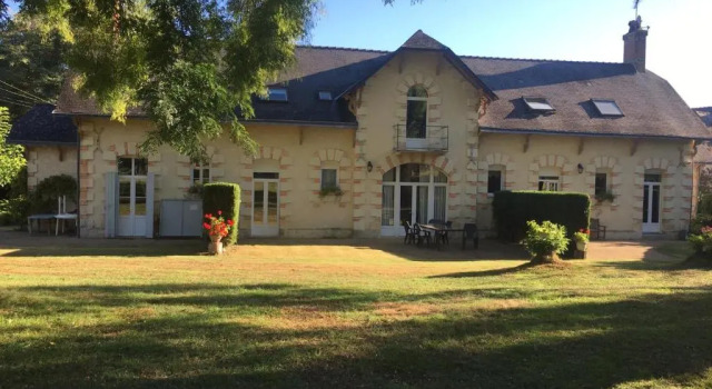 Коттедж с 3 комнатами Loire Valley Cottages