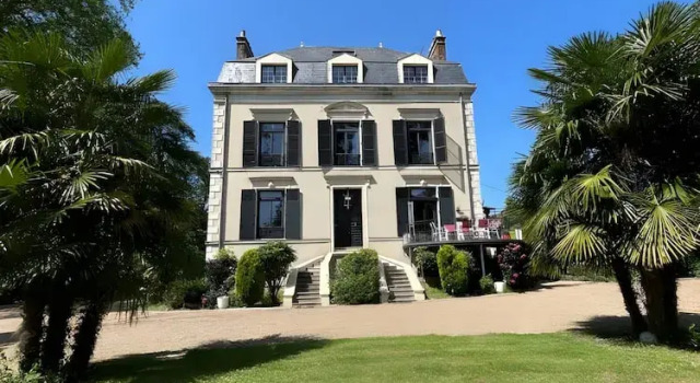 Estate in Saint-pavace Near Le Mans Circuit, Забронировать Дом для отпуска Коттеджи Ле-Ман, Коттедж
