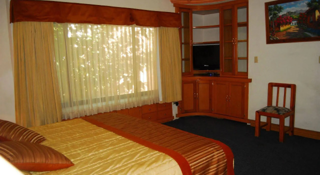 Hotel Suites EL Paseo, Rezervovat Hotel Hotely v Chihuahua s parkováním, Parkování