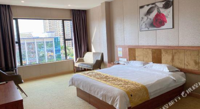 Пятиместный люкс Deluxe Fuxiang Holiday Hotel