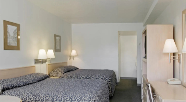 Номер Deluxe Canadas Best Value Desert Inn & Suites