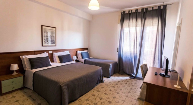 Трёхместный номер Standard с балконом Hotel Antagos