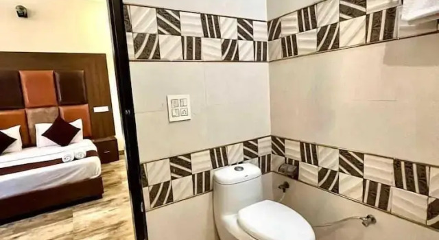 Hotel WoodCrest Chandigarh Zirakpur, Забронировать Отель Зиракпур штат Харьяна