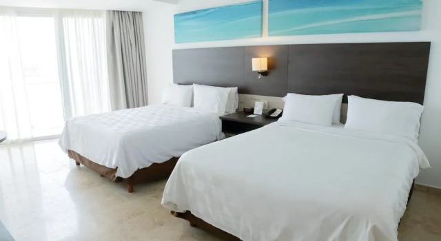 Четырёхместный номер Standard Holiday Inn Resort Mazatlan by IHG