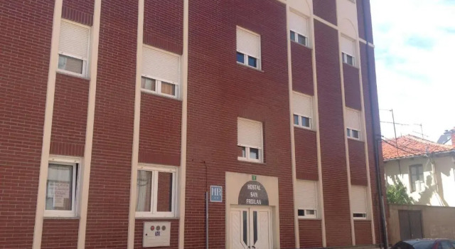 Hostal San Froilan, Забронировать Отель Вальверде-де-ла-Вирхен Леон