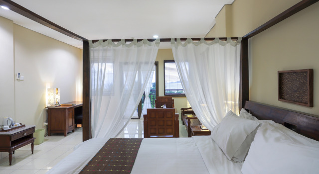Люкс The Jayakarta Suites Komodo Flores