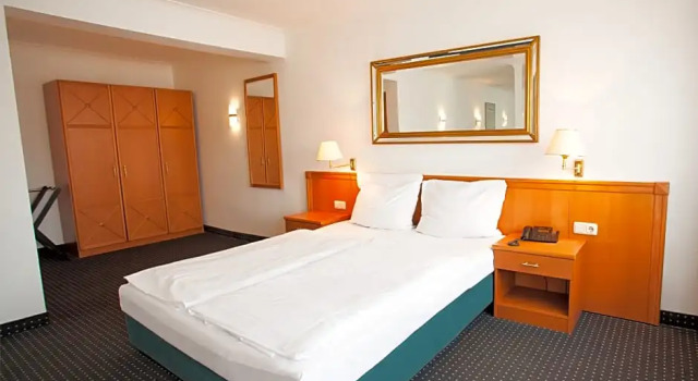 Номер Standard Hansadom Hotel Köln Central by Mayburgh