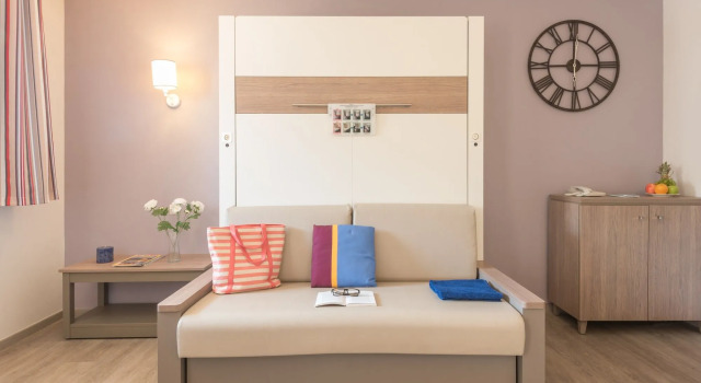 Résidence Pierre & Vacances La Promenade des Bains, Забронировать Отель Сен-Рафаэль Mimosa Road