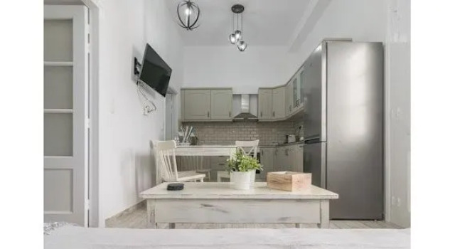 Uncle's Luxury Adamas Suites