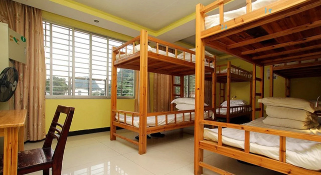 Yangshuo Travellers Land Youth Hostel, Забронировать Хостел Хостелы Яншо, рядом с Парк Яншо, Хостел