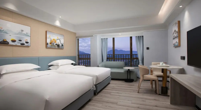 Двухместный номер Standard с видом на горы Wyndham Garden Heyuan