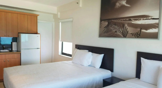 Ocean Front Casablanca Studios with FULL KITCHENS & Beach access By BL Rentals