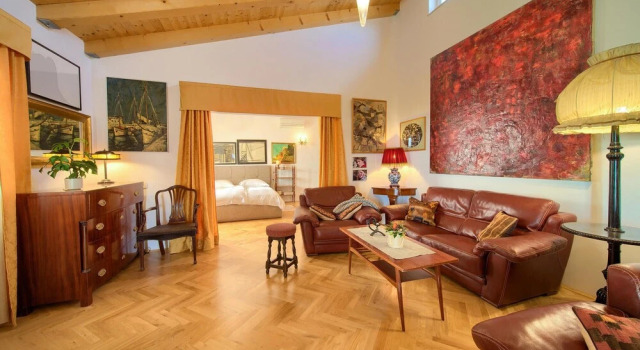 Amazing Home in Vrh With 1 Bedrooms, Wifi and Outdoor Swimming Pool, Varaa Hotelli Hotellit Kvarner Islands uima-altaalla, Uima-allas