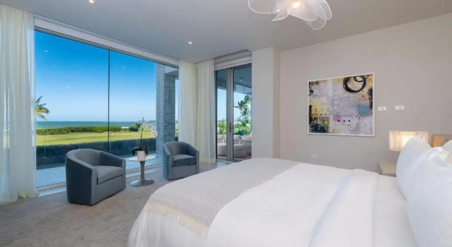 Четырёхместный номер Standard с балконом и с видом на поле для гольфа Four Seasons Resort and Residences Puerto Rico