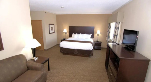 Двухместный люкс Standard Rock Island Inn & Suites