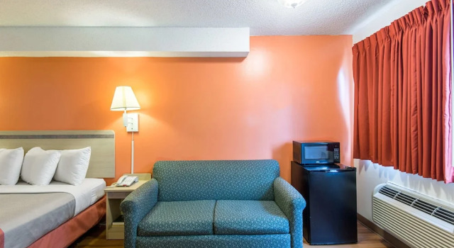 Двухместный номер Standard Motel 6-Lawrence, KS