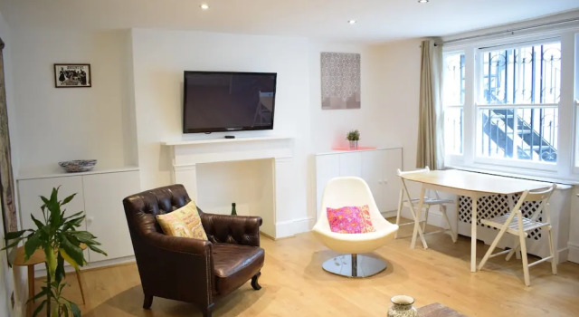 Stylish 2 Bedroom Apartment With Terrace