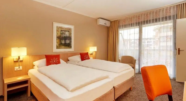 Двухместный номер Comfort с балконом Hotel Arcadia Locarno, a Trademark Collection by Wyndham