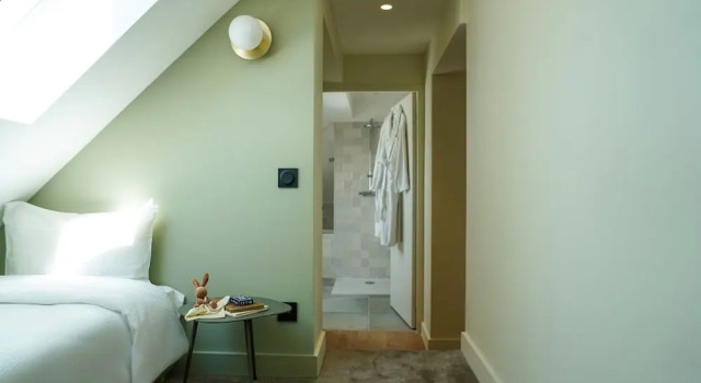 Семейный люкс с балконом Hôtel Le Mouton Bleu