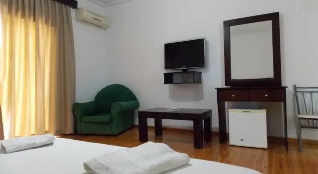 Трёхместный номер Standard с балконом Hotel Freskia