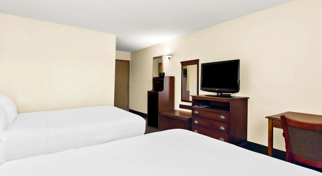 Четырёхместный номер Standard Best Western Stateline Lodge