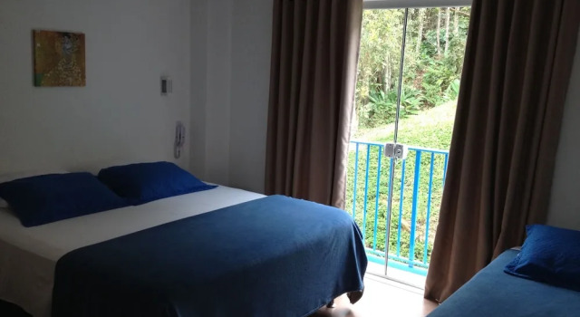 Четырёхместный номер Comfort c 1 комнатой с балконом The Hyperion Boutique Hotel