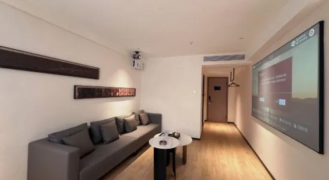 Люкс Leroy Hotel