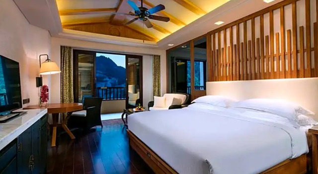 Номер Standard с балконом Hilton Sanqingshan Resort