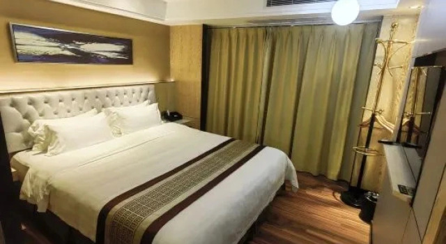 Люкс с 3 комнатами Sky Mall Hotel